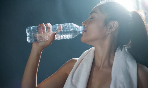 Скільки потрібно пити води в день і чому це важливо для здоров’я